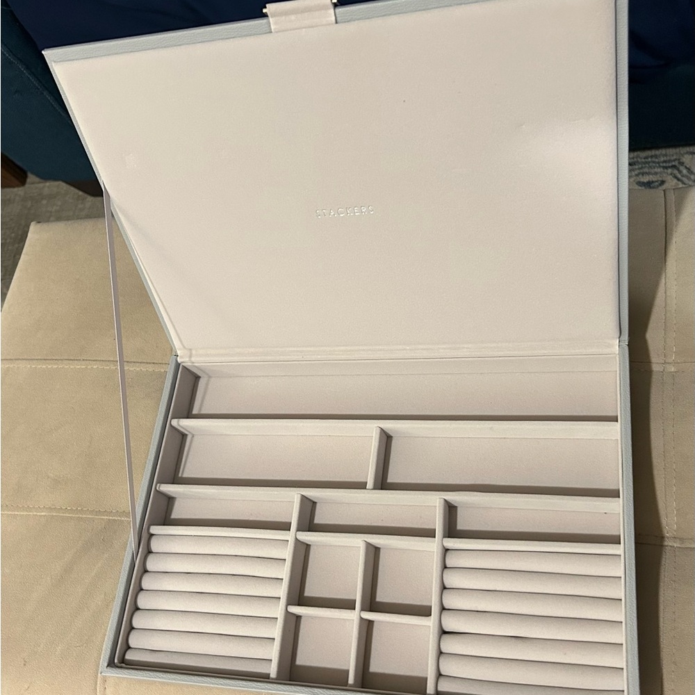 Cream Jewelry Organizer